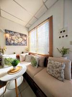 Verdant 17 34 - Bed and Breakfast Santa Ana