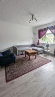 6-Bed Home- PoolTable - Free Parking -Heathrow-Wembley - B&B Ickenham