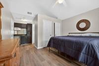 5 min to FSU King beds Full shower Arcade 65in TV - B&B Tallahassee