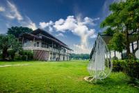 NSH Riverside Glamping Resort - B&B Hanoi