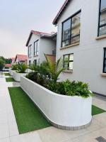 Isle 10 - Bed and Breakfast Gaborone