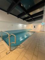 Luxury CBD Apartment, Pool, Gym and Sky Tower View - B&B Auckland