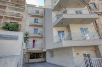 Sliema 3-Bed Apartment with AC Terrace and WiFi - B&B Gżira