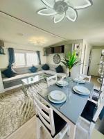 Luxury Caravan in NEWLY Renovated Park by Beach - Ferienwohnung Saint Osyth