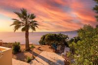 Seaside garden home with BBQ & sunset views - B&B Pérdhika
