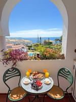 Palmtree Ocean View Condo By BeCherish - Chambres d'hôtes Porches