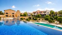 Luxury 2BR in Aphrodite Hills Shared Pool & Golf Views - Bed and Breakfast Kouklia