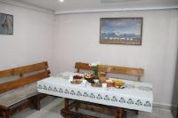 Bulak - Kyrgyz Family Hostel - Ferienwohnung Karakol
