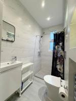 Spacious 2 Bed in Wembley Centre with FREE Parking - Chambres d'hôtes Londres