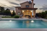 Villa Egli s bazenom - Ferienwohnung Kršan