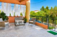Hary's House Cozy Getaway 5 min from the Beach - B&B Kardamás