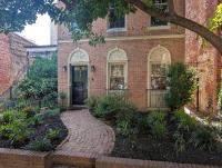 Elegant Capitol Hill 1BR - Walk to Eastern Market & Metro - Free Parking - B&B Washington D.C.