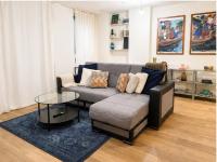 Stunning 1 Bed Luxury Apartment - Bed and Breakfast Erith