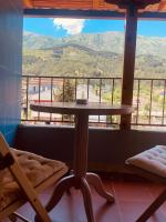 Doppel-/Zweibettzimmer mit Bergblick