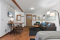 Georgia Studio in Bend OR - B&B Bend