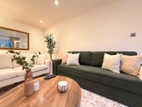 Palm House Heated Pool Sleeps 10 South Downs - B&B Findon