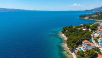 Beachfront Villa Nino, 5 bedroom villa with heated pool in Stanici - Chambres d'hôtes Stanići