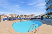 Apartamento en Port Trebol con parking privado y acceso directo a la piscina - Chambres d'hôtes Roses