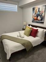 Two bedroom Urban Luxe at Wolf Willow - B&B Calgary