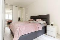 Comfort Apartment in Nivy New Downtown at Bus Station - Chambres d'hôtes Bratislava