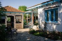 Casuta cu cactusi - B&B 2 Mai