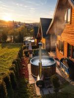 Osada Zawóz domki z balią jacuzzi i sauną nad Jeziorem Solińskim - Chambres d'hôtes Zawóz