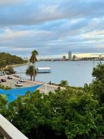 Casa Lune Swan River Views, Steps to Blue Boat House and CBD - B&B Perth