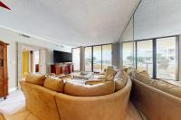 Ocean-view 2nd-floor condo with outdoor pool gym hot tub balcony WD AC - B&B Destin