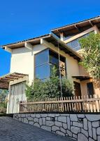 Casa da Flor Guest House – Praia Grande – Beto Carrero - Chambres d'hôtes Penha