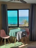 Third floor with beautiful beach views! - B&B Chelem