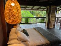 Deluxe Double Room with Side Sea View