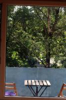 The Lindens Peaceful 1BR with Free Parking and Green Views - Chambres d'hôtes Sofia