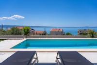 Seaview Villa Morettina, A Coastal Gem Near Split - Chambres d'hôtes Podstrana