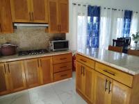 Hermosa Villa con vista a la montaña, Piscina, BBQ, Jacuzzi, Rio cerca - Chambres d'hôtes Jarabacoa