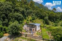 StayVista at Butterfly Estate with BBQ & Bonfire - Ferienwohnung Naini Tāl
