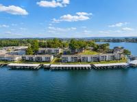 Lake Hamilton Condo, Boat Slip & Pool - B&B Lake Hamilton