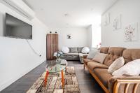 Spacious Wimbledon Flat, Sleeps 5 - B&B London
