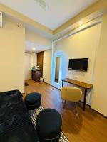 AV STAYS Enjoy A Comfortable Stay In Our Studio - B&B Greater Noida