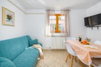 One-Bedroom Apartment with Patio