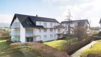 Modern & ruhig mit Parkplatz und 2 Balkonen - Ferienwohnung Herbstsonne - B&B Bad Bellingen