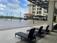 Kuching City Center Riverine Apartment With Balcony and Nice View - Chambres d'hôtes Kuching