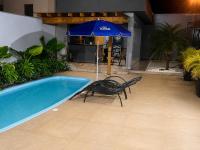 Espaço Domus lazer com piscina e churrasqueira em Arapongas - B&B Arapongas