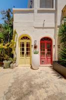 Cosy Gozo Bungalow with Shared Pool in Gharb - Bed and Breakfast Għarb