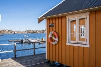 Åsebua - Renovated rorbu with seaview - Bed and Breakfast Sørvågen