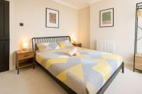 Central King Apartment - River View - Free Parking - B&B Cardiff