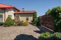 Zaļais Stūrītis - Semi-Detached Holiday Home with Private entrance & Indoor Sauna - Chambres d'hôtes Liepaja