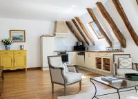Gîte de La Devèze - salle de cinéma privée - accueil chevaux - B&B Goudou