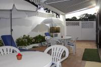 Apartamento T3 Gemeas 20m da Praia Olhos de Agua - B&B Albufeira