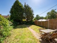 4 Bed House, With Garden, Close To Gatwick - B&B Ifield