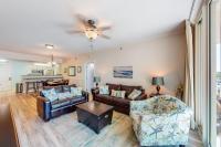 Second floor beachfront condo with pool and hot tub access w&D and central AC - B&B Fort Walton Beach
